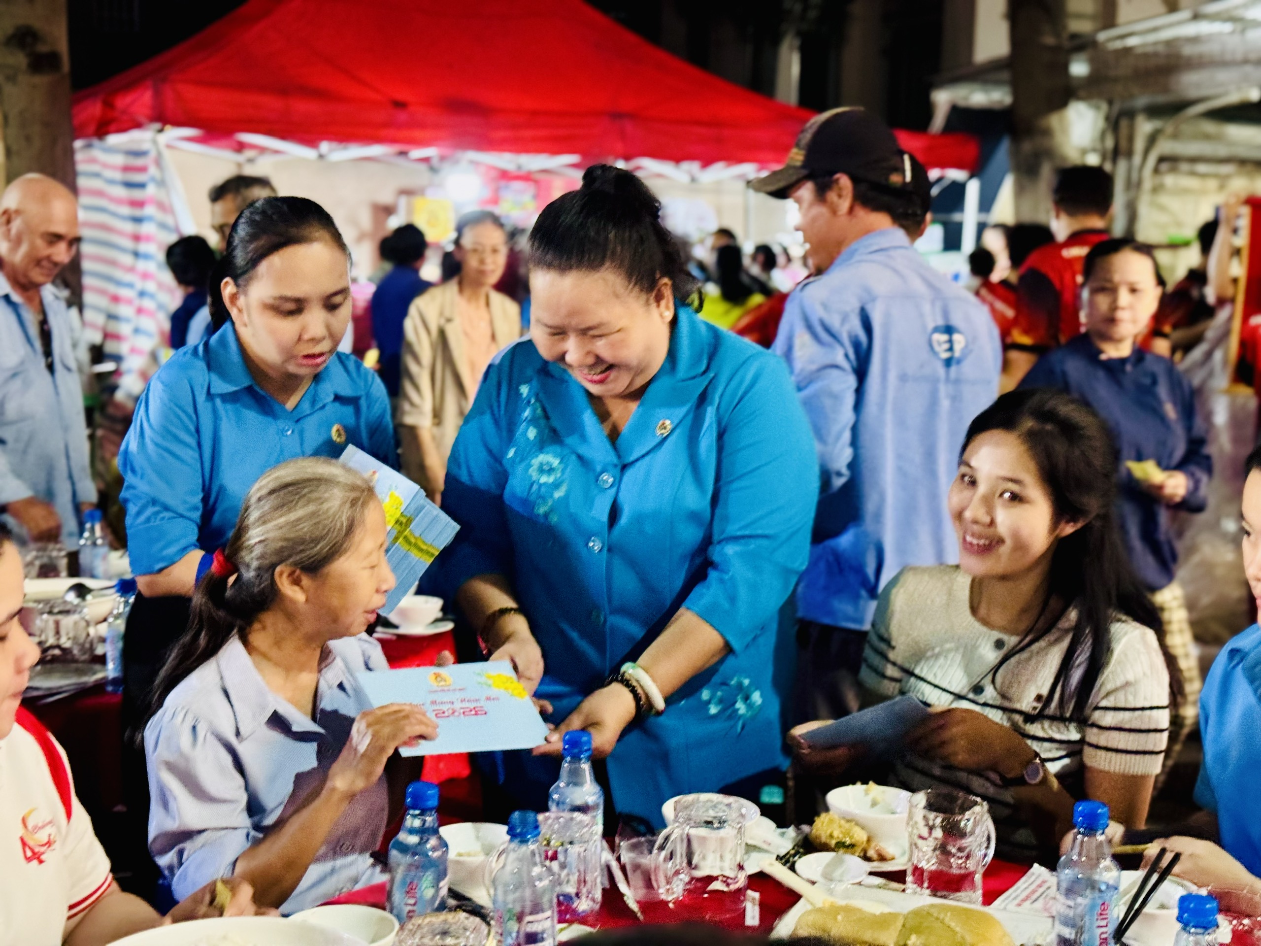 400 đoàn viên – lao động khó khăn sum vầy đón Tết cùng Công đoàn TPHCM - Ảnh 2.