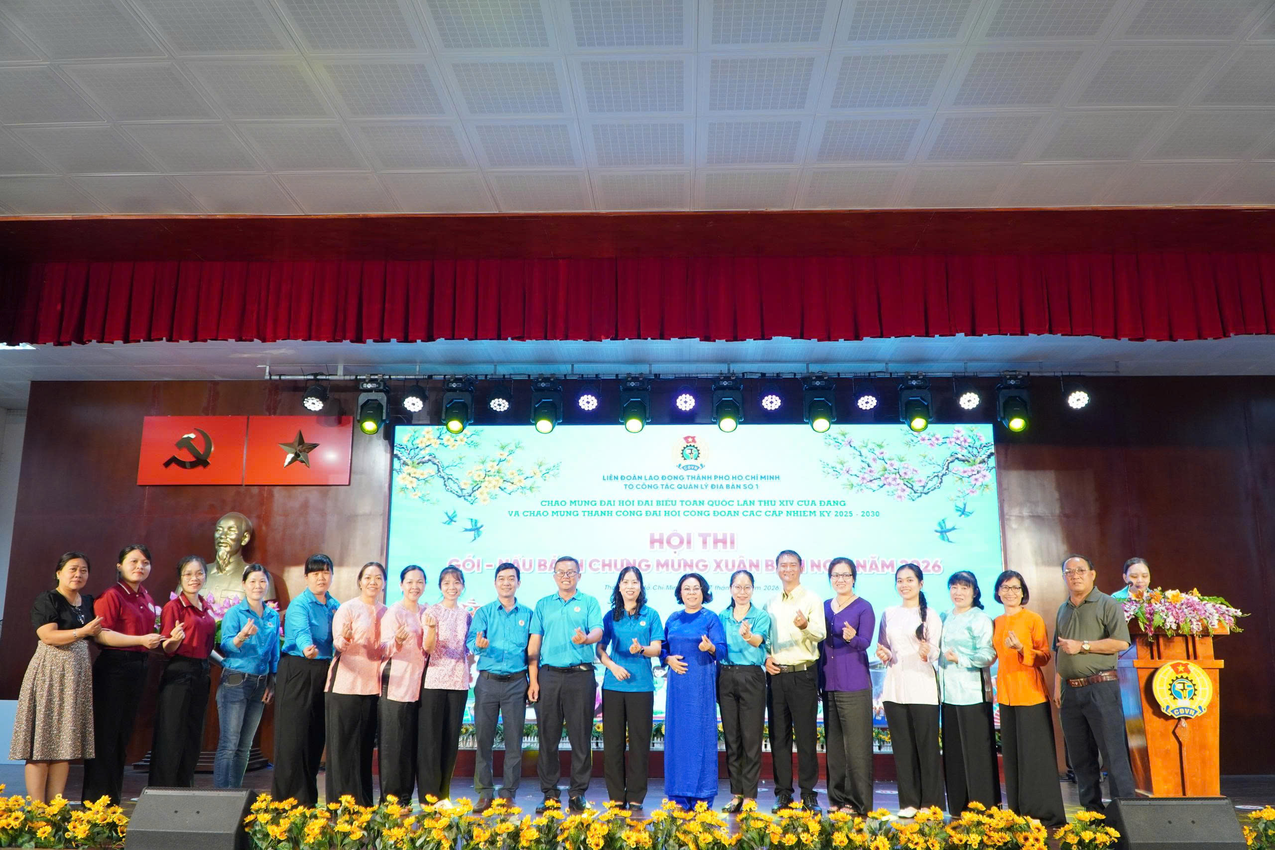 400 đoàn viên – lao động khó khăn sum vầy đón Tết cùng Công đoàn TPHCM - Ảnh 7.