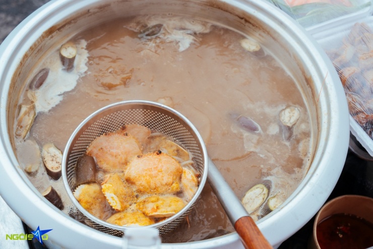 Gà đồi nướng Gia Lai, bún mắm Châu Đốc hút khách tại hội chợ mùa Xuân - 8