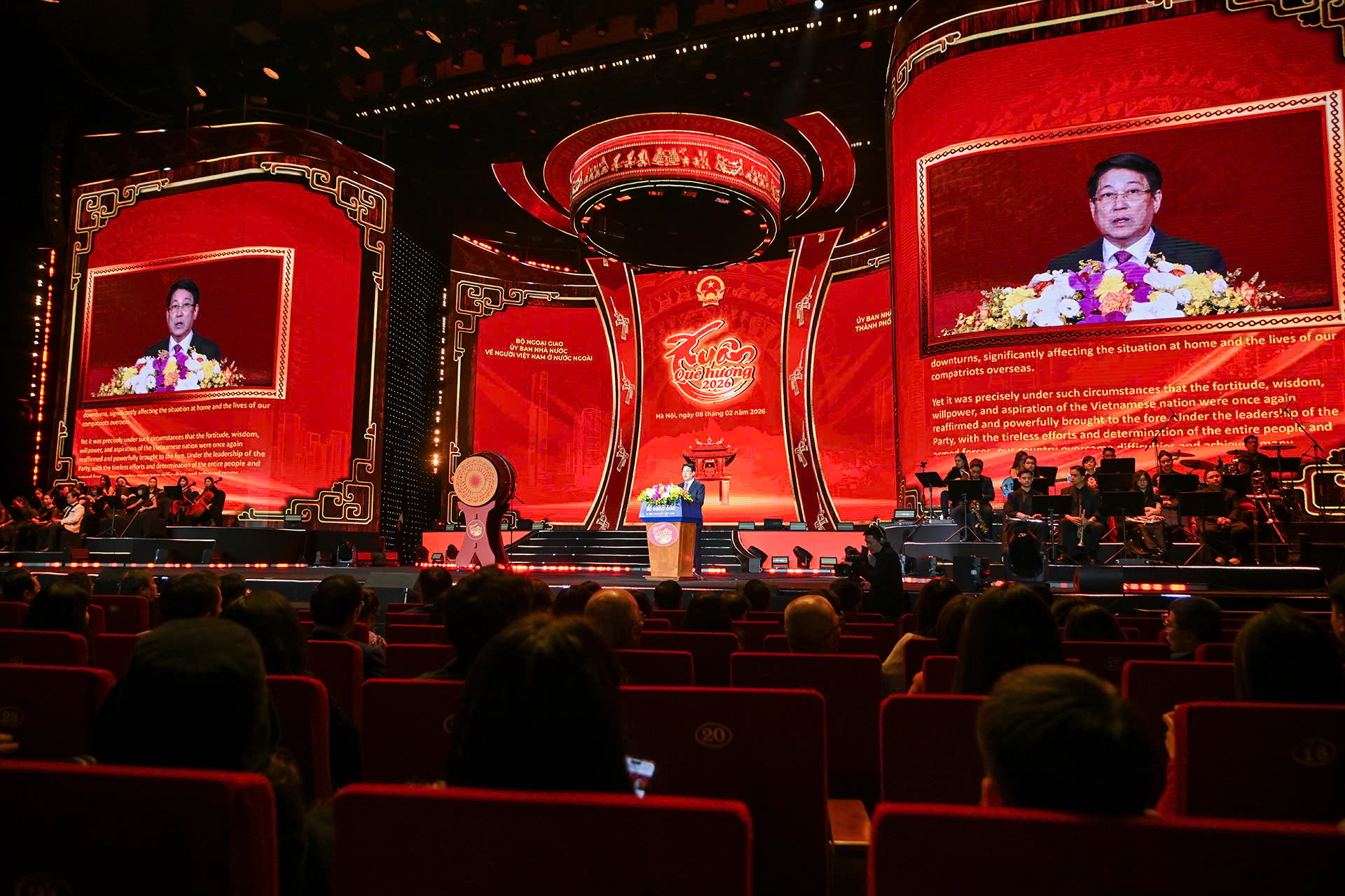 Chủ tịch nước chúc Tết kiều bào, đánh trống khai hội mừng Xuân - Ảnh 6.