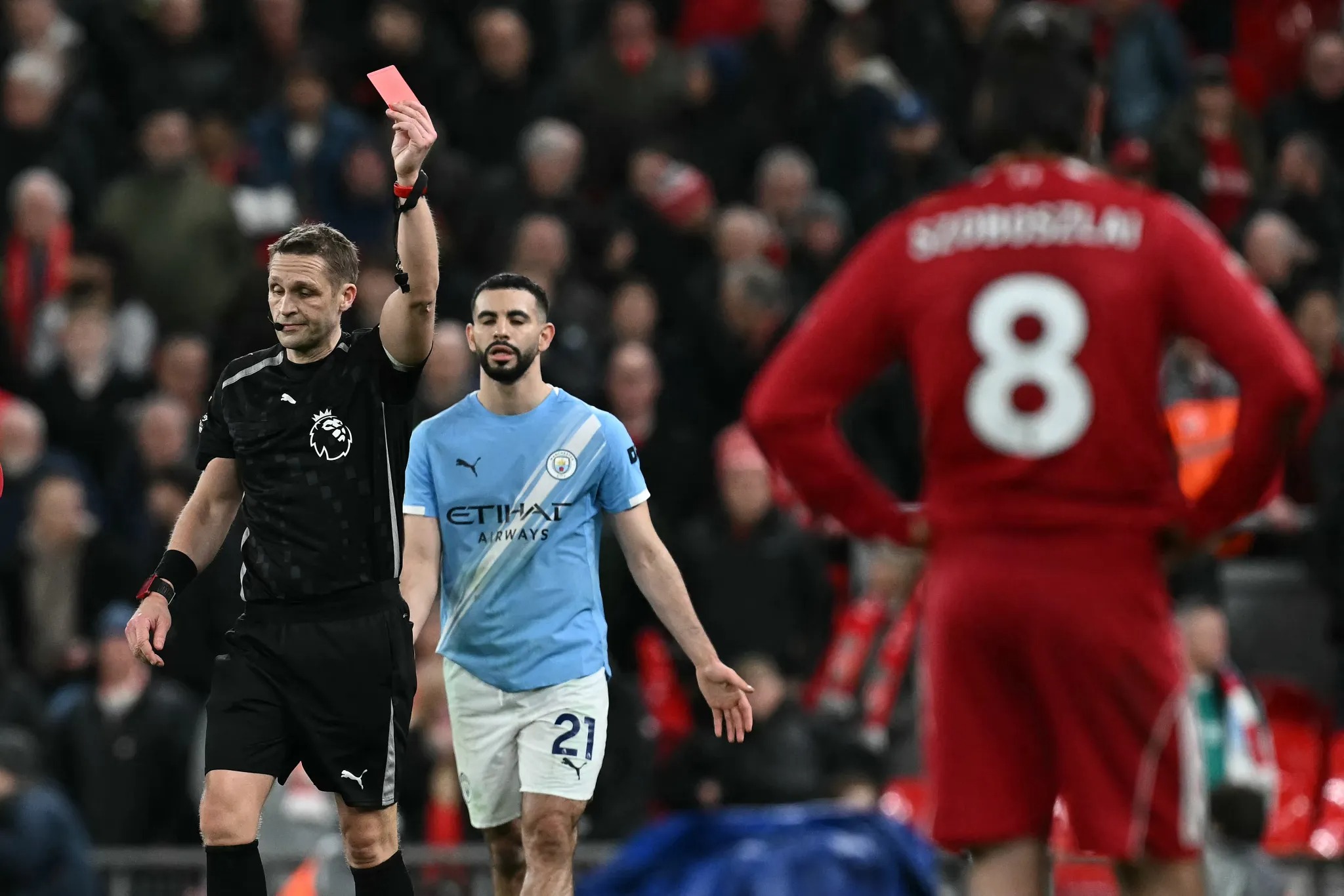 VAR “giết chết” khoảnh khắc thế kỷ ở Anfield - Ảnh 4.