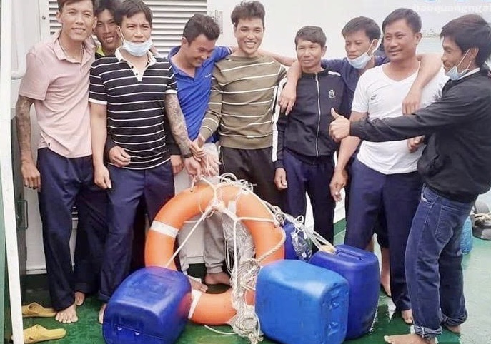 Những kình ngư Lý Sơn ở Hoàng Sa - Ảnh 3.