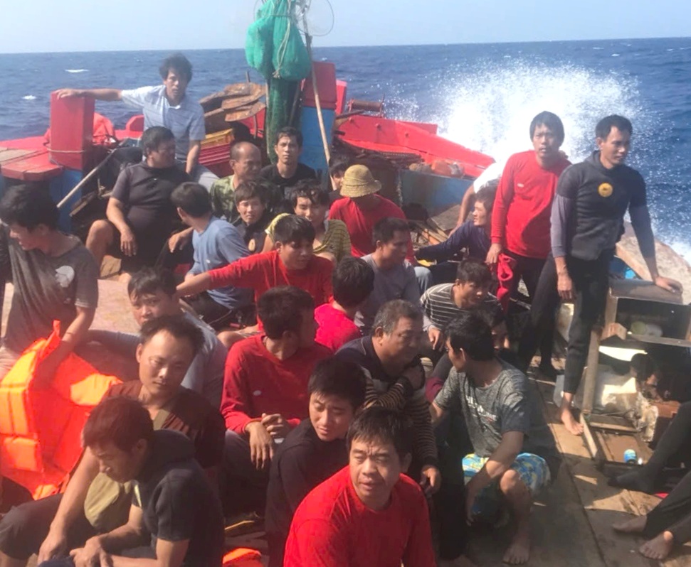 Những kình ngư Lý Sơn ở Hoàng Sa - Ảnh 4.