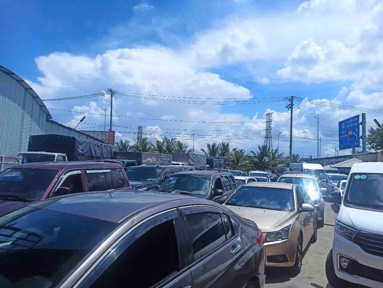 Đăng kiểm thông thoáng ngay cao điểm tết- Ảnh 2.