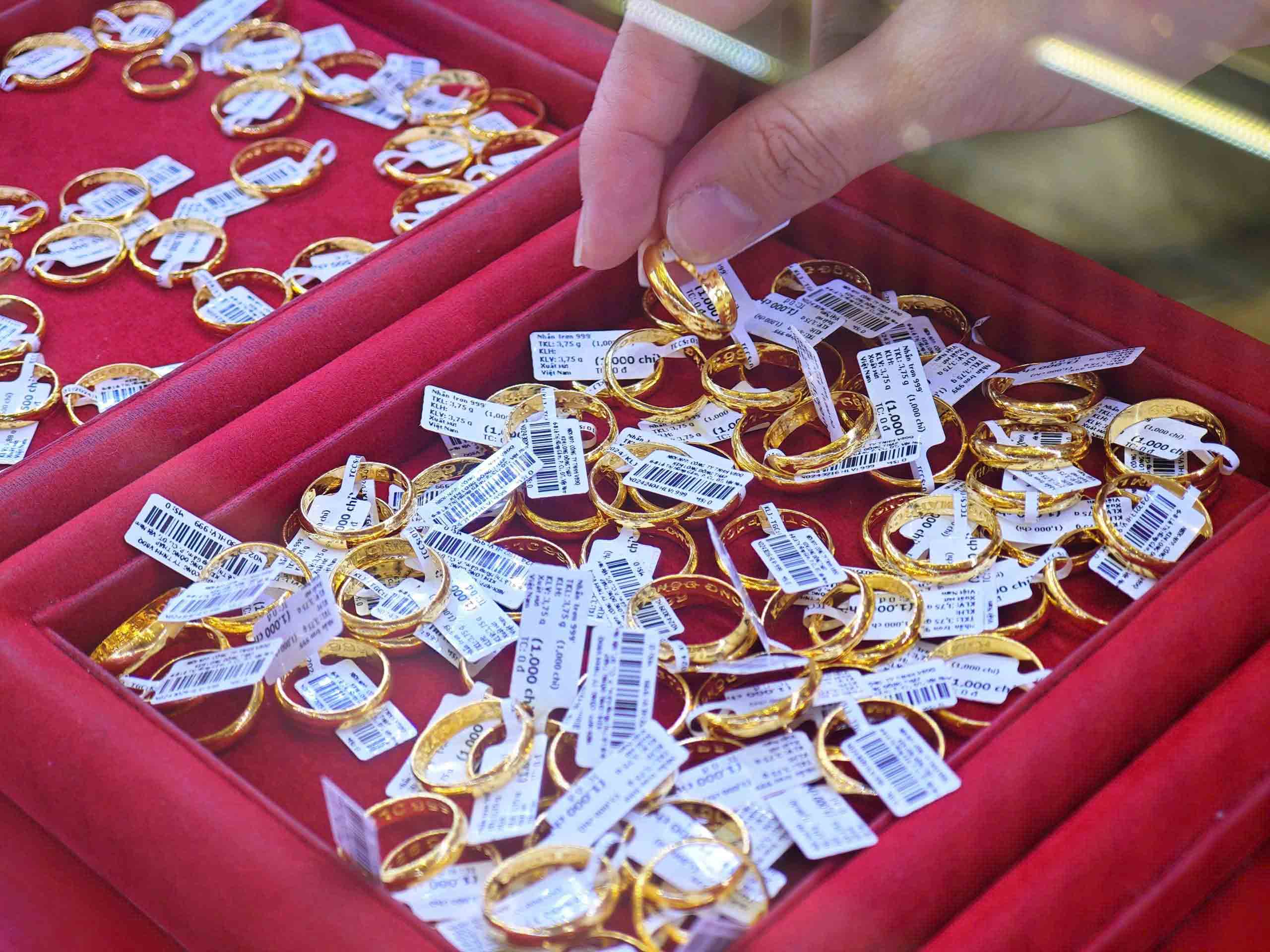 Khó 'săn' vàng Thần tài sớm- Ảnh 2.