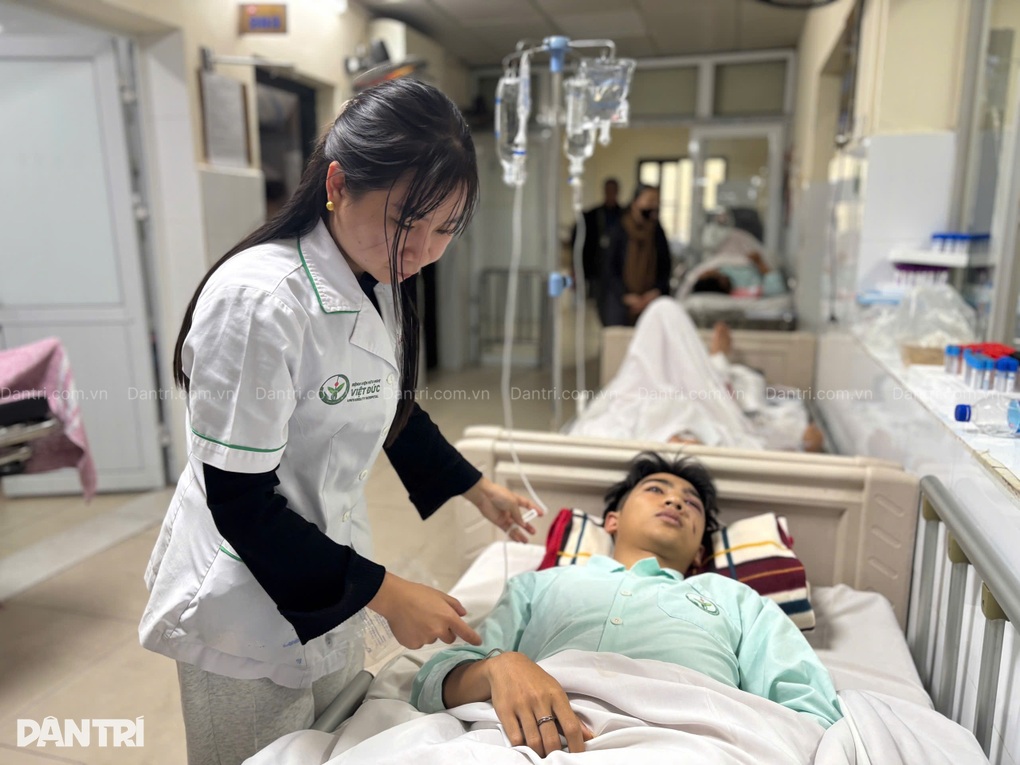 Tai nạn ập đến, gia đình chàng trai nghèo khó cầu cứu bạn đọc Dân trí - 2