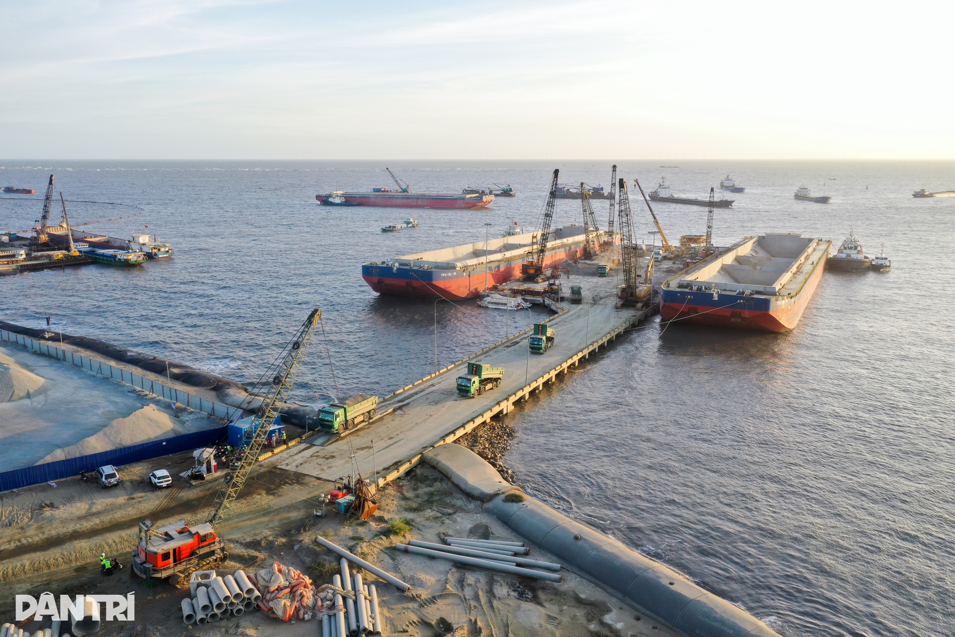 Cần Giờ rực sáng đêm ngày trên đại công trường lấn biển - 4