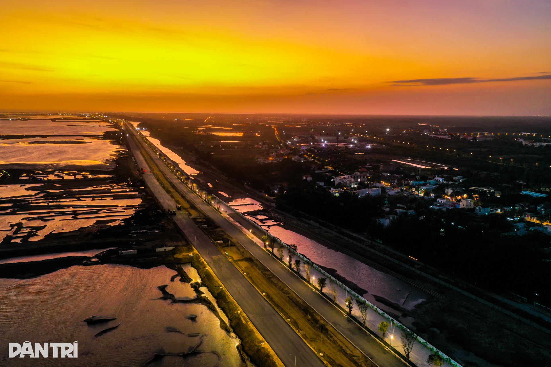 Cần Giờ rực sáng đêm ngày trên đại công trường lấn biển - 6