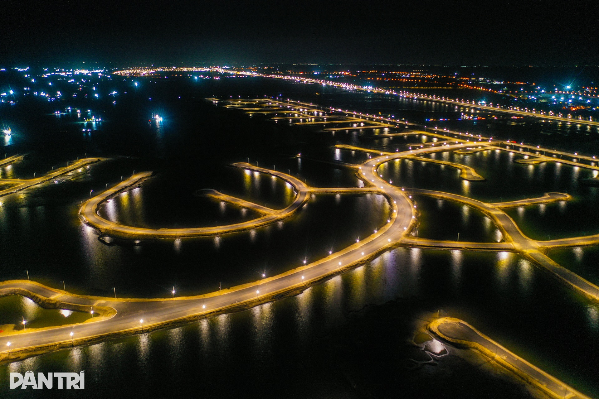 Cần Giờ rực sáng đêm ngày trên đại công trường lấn biển - 8