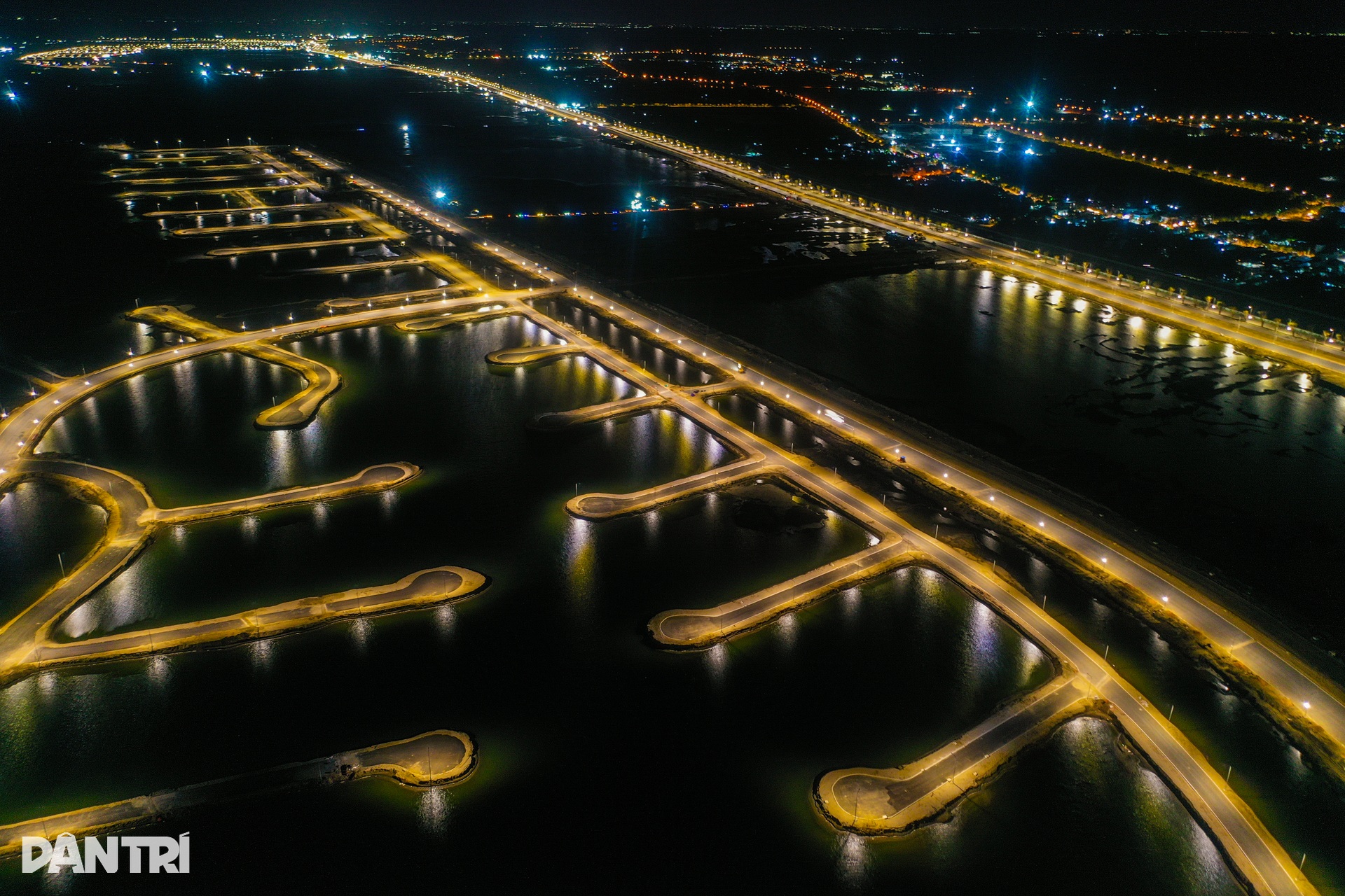 Cần Giờ rực sáng đêm ngày trên đại công trường lấn biển - 9