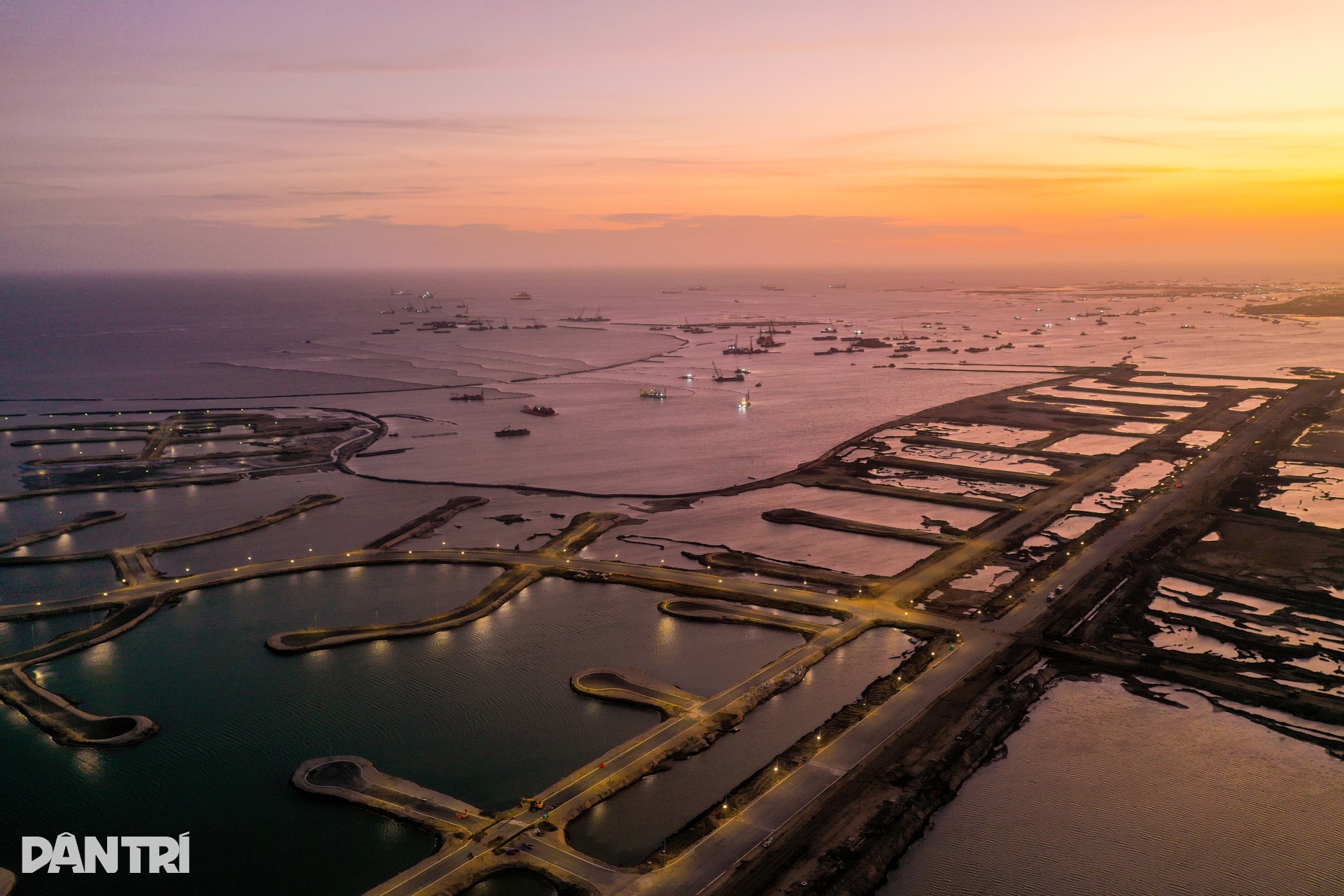 Cần Giờ rực sáng đêm ngày trên đại công trường lấn biển - 11