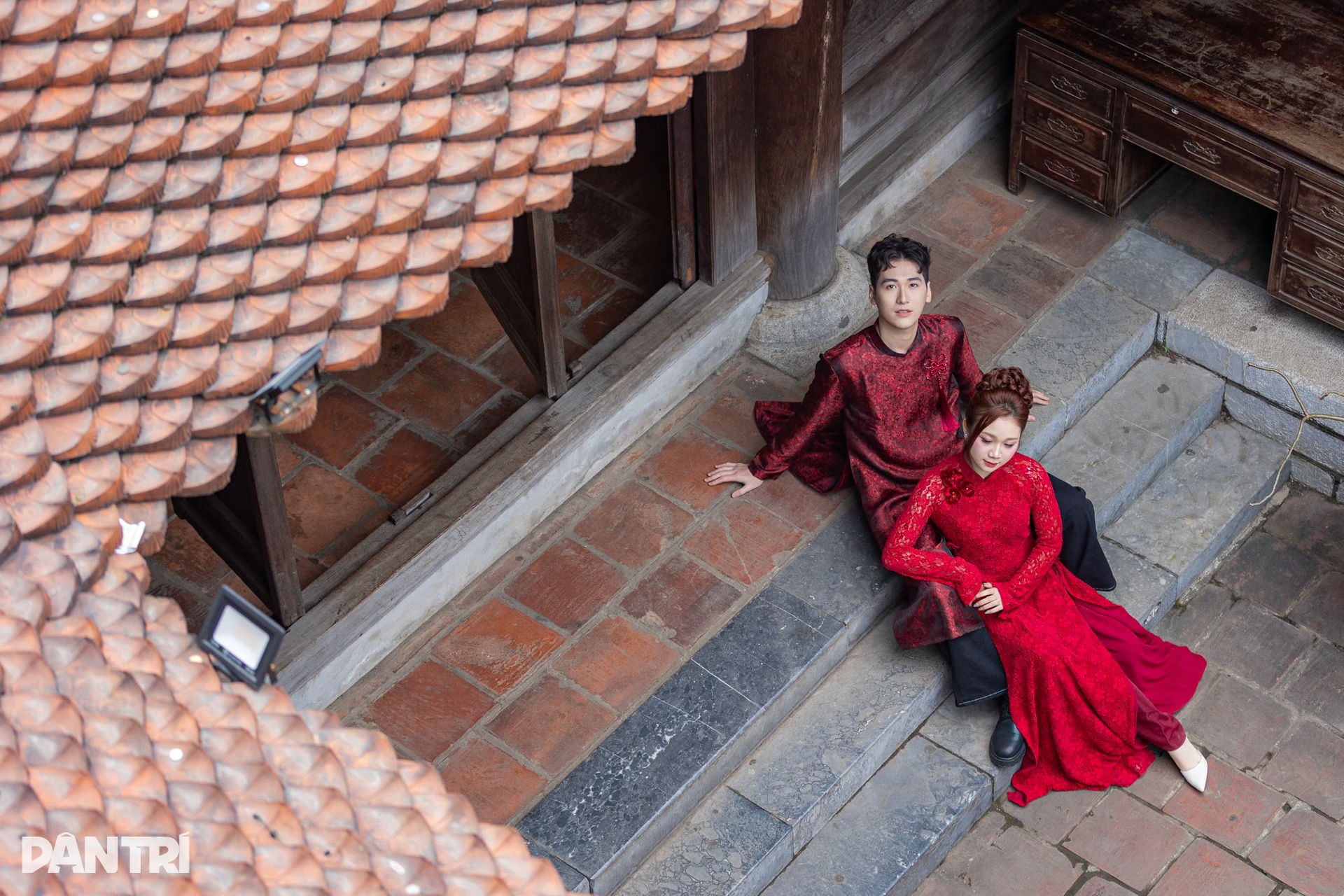 Ngắm cặp diễn viên trẻ đẹp diện áo dài đỏ rực đón lễ tình nhân - 12