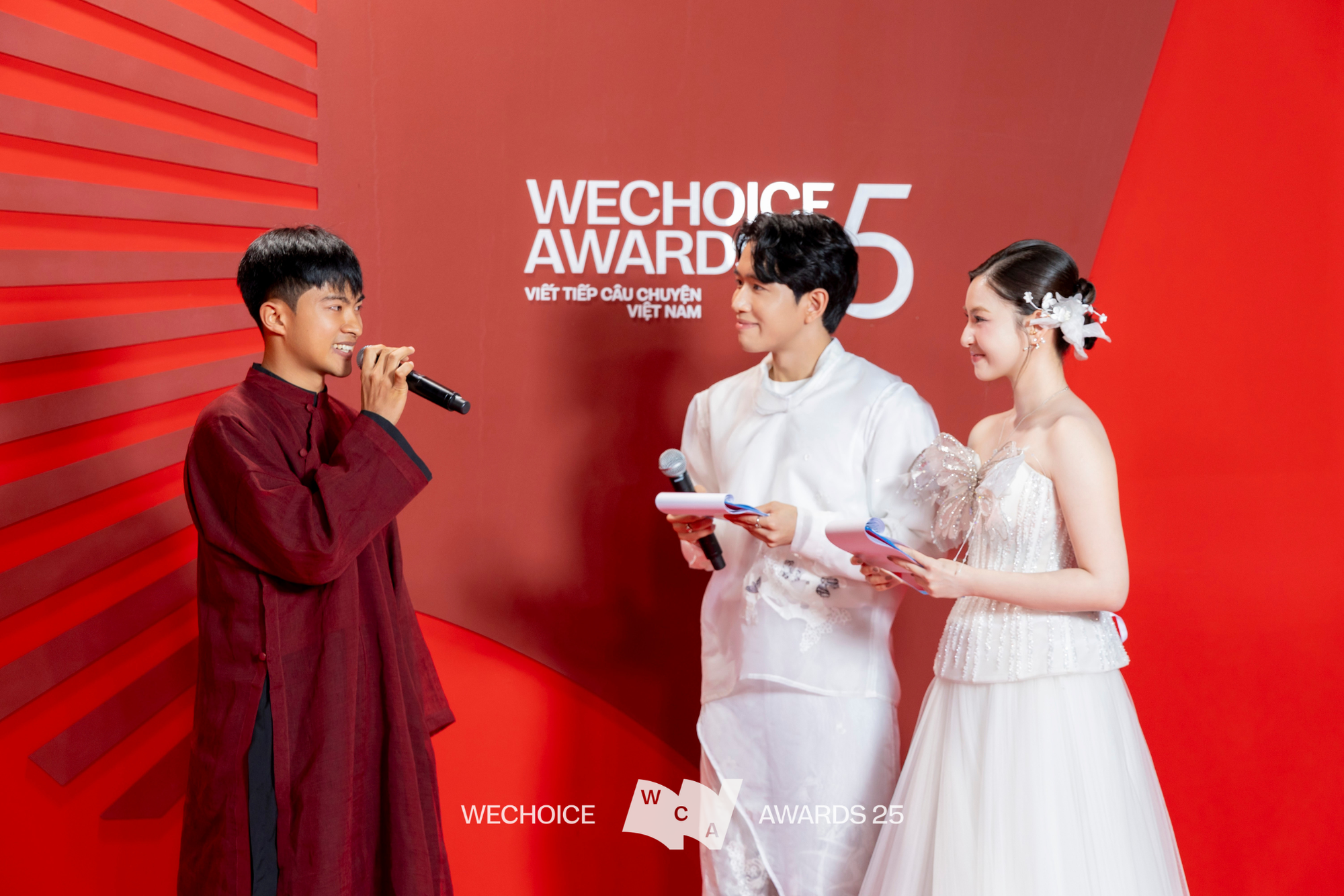 Lê Tuấn Khang tại WeChoice Awards 2025 đi đến đâu ai cũng nhận ra, thật thà dễ thương như những clip triệu view- Ảnh 5.