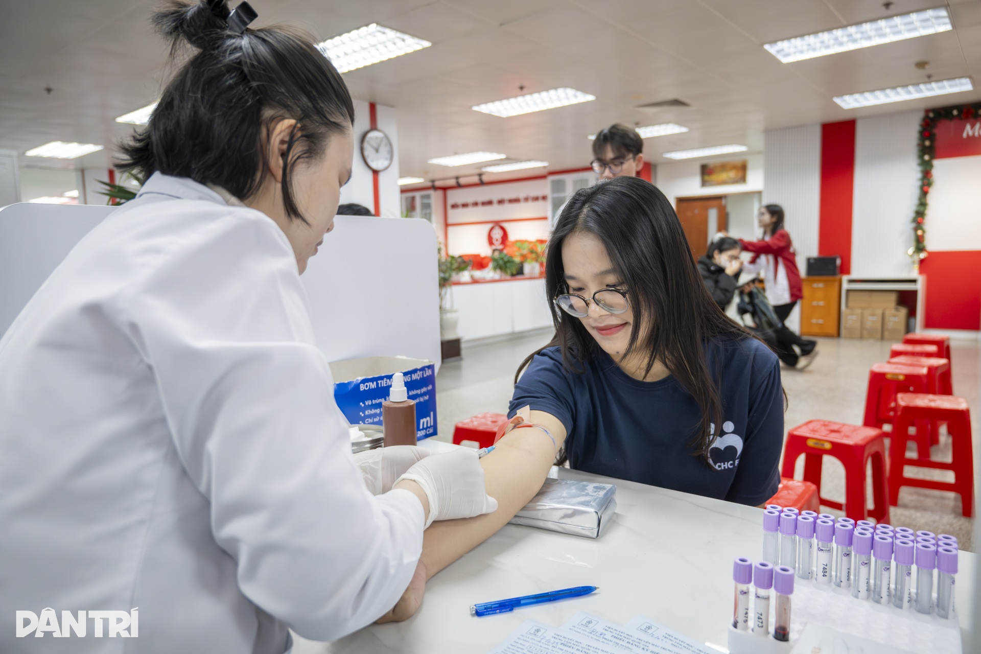 Hà Nội: Dậy từ tinh mơ, đi 40km góp sức cho lời kêu gọi 10.000 đơn vị máu - 7