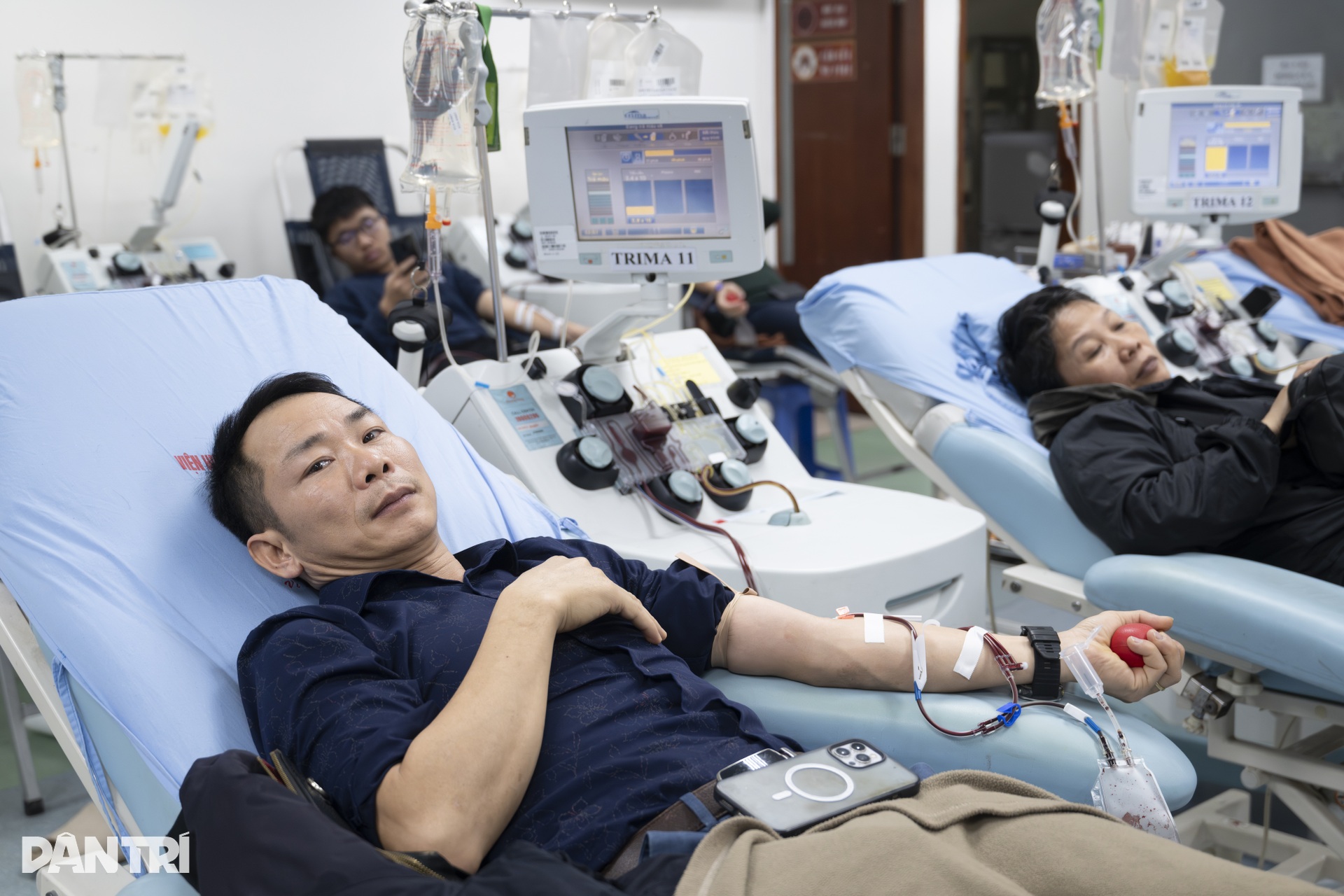 Hà Nội: Dậy từ tinh mơ, đi 40km góp sức cho lời kêu gọi 10.000 đơn vị máu - 10