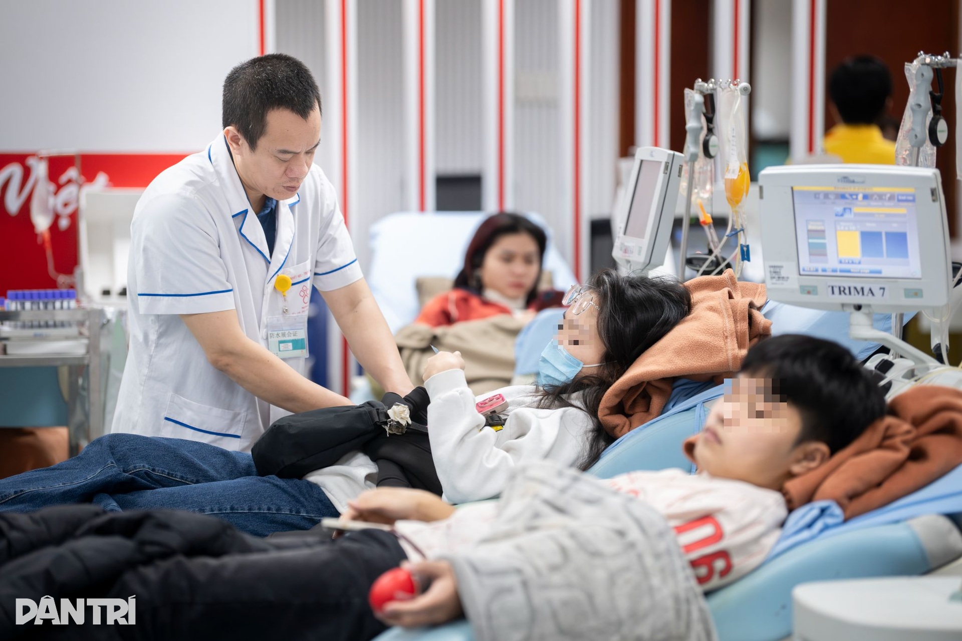 Hà Nội: Dậy từ tinh mơ, đi 40km góp sức cho lời kêu gọi 10.000 đơn vị máu - 11