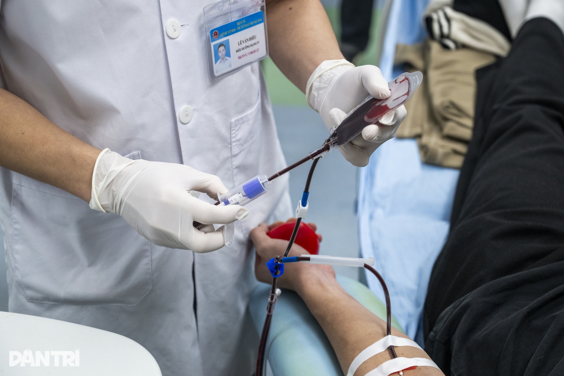 Hà Nội: Dậy từ tinh mơ, đi 40km góp sức cho lời kêu gọi 10.000 đơn vị máu - 12