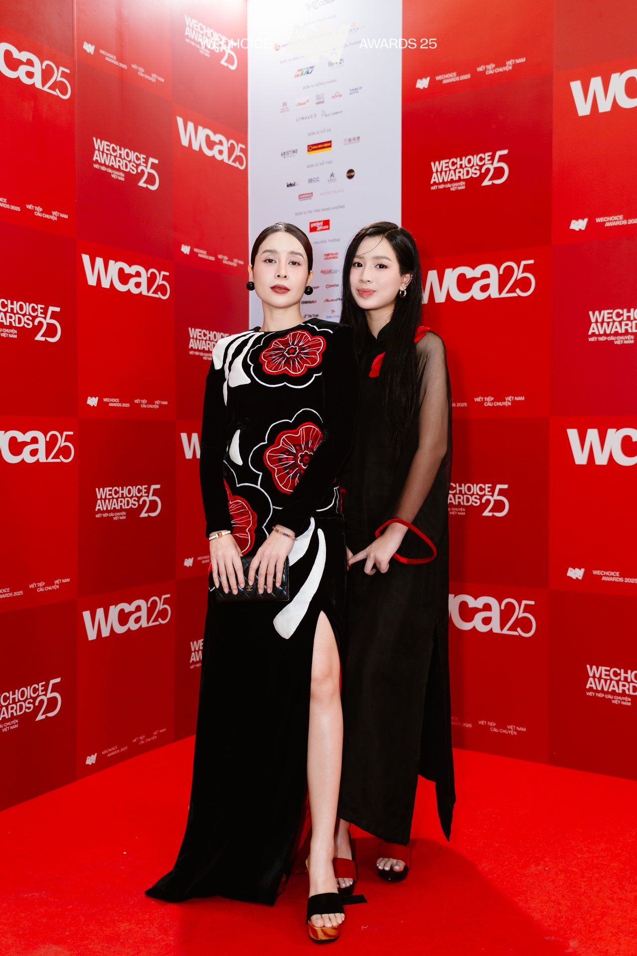 Tìm ra chủ nhân của outfit số 1 WeChoice 2025: Dàn sao nghĩ gì về đề bài mở, dresscode không màu sắc đầy 