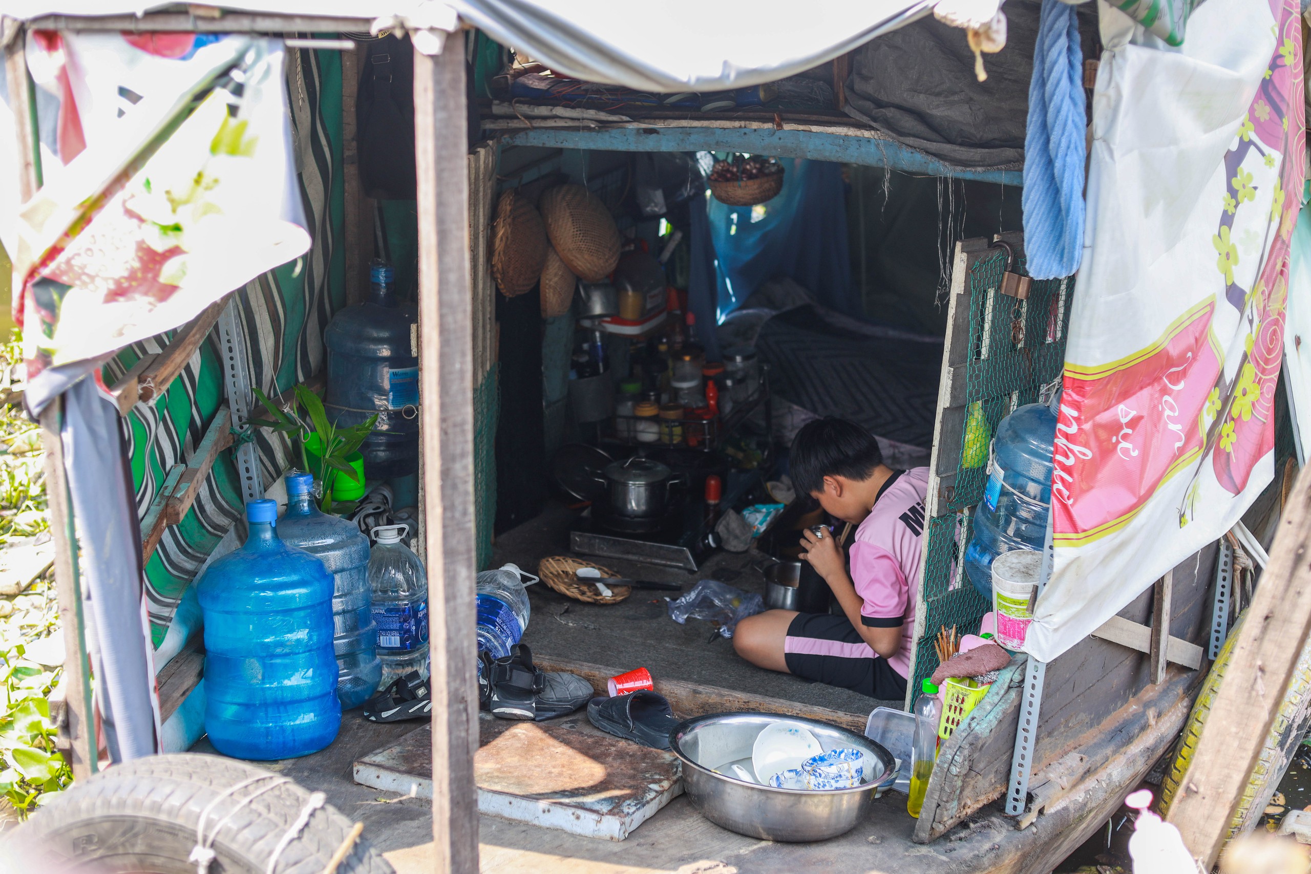 Xóm chợ nổi miền Tây ở TP.HCM với tết 'lạ': 'Lo tết thiên hạ trước, mình sau'- Ảnh 2.