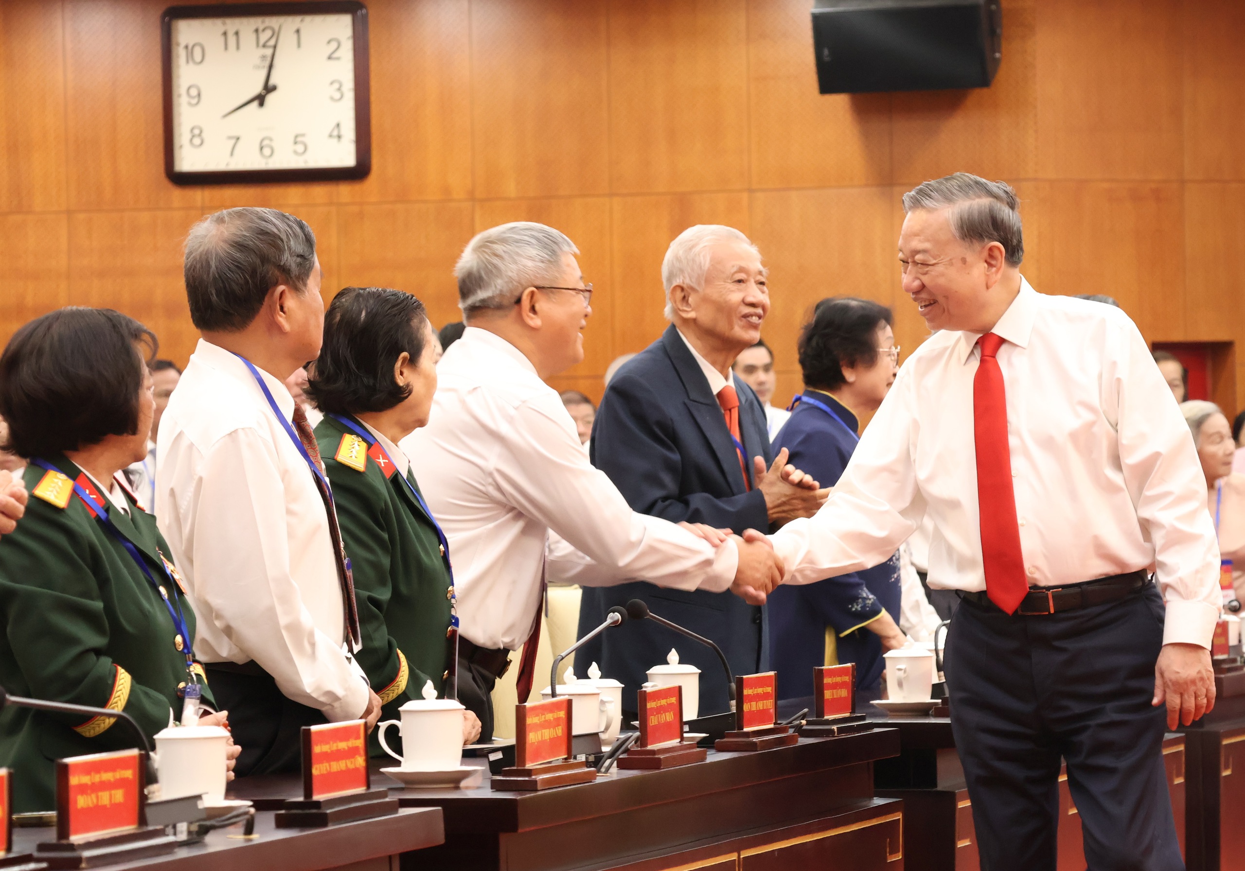 Tổng Bí thư Tô Lâm: TPHCM là nơi để Trung ương yên tâm giao việc lớn - Ảnh 8.