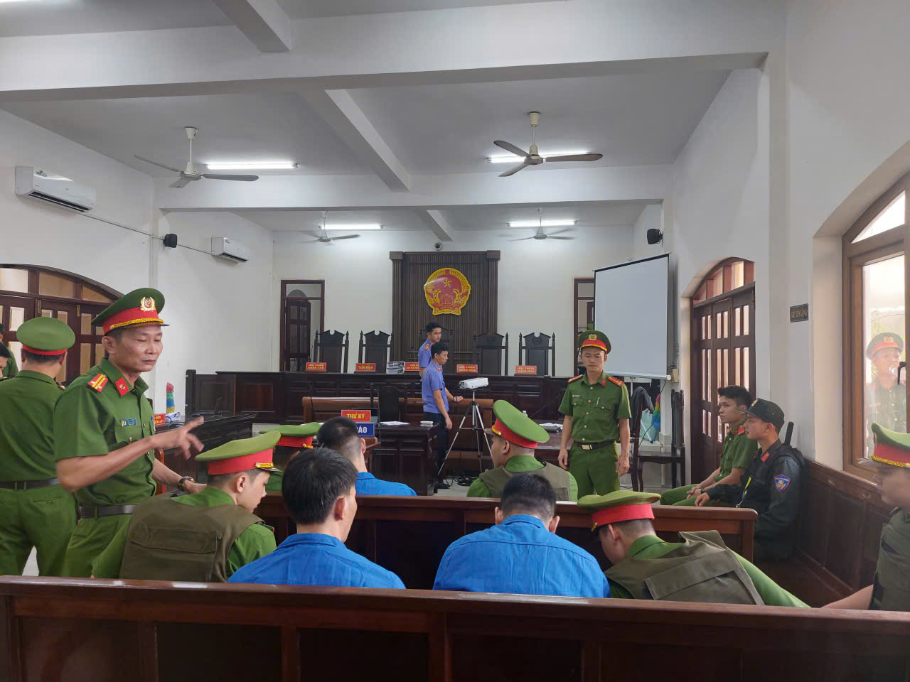 Đang xét xử vụ thảm án làm 3 người tử vong ở Đồng Nai - Ảnh 4.