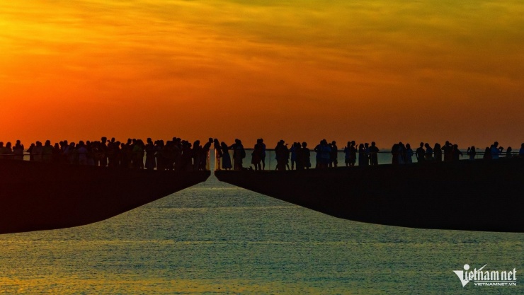 Cầu Hôn được vinh danh "Cây cầu du lịch biểu tượng hàng đầu thế giới" tại Giải thưởng Du lịch Thế giới (World Travel Awards - WTA) năm 2025. Ảnh: Hoàng Hà