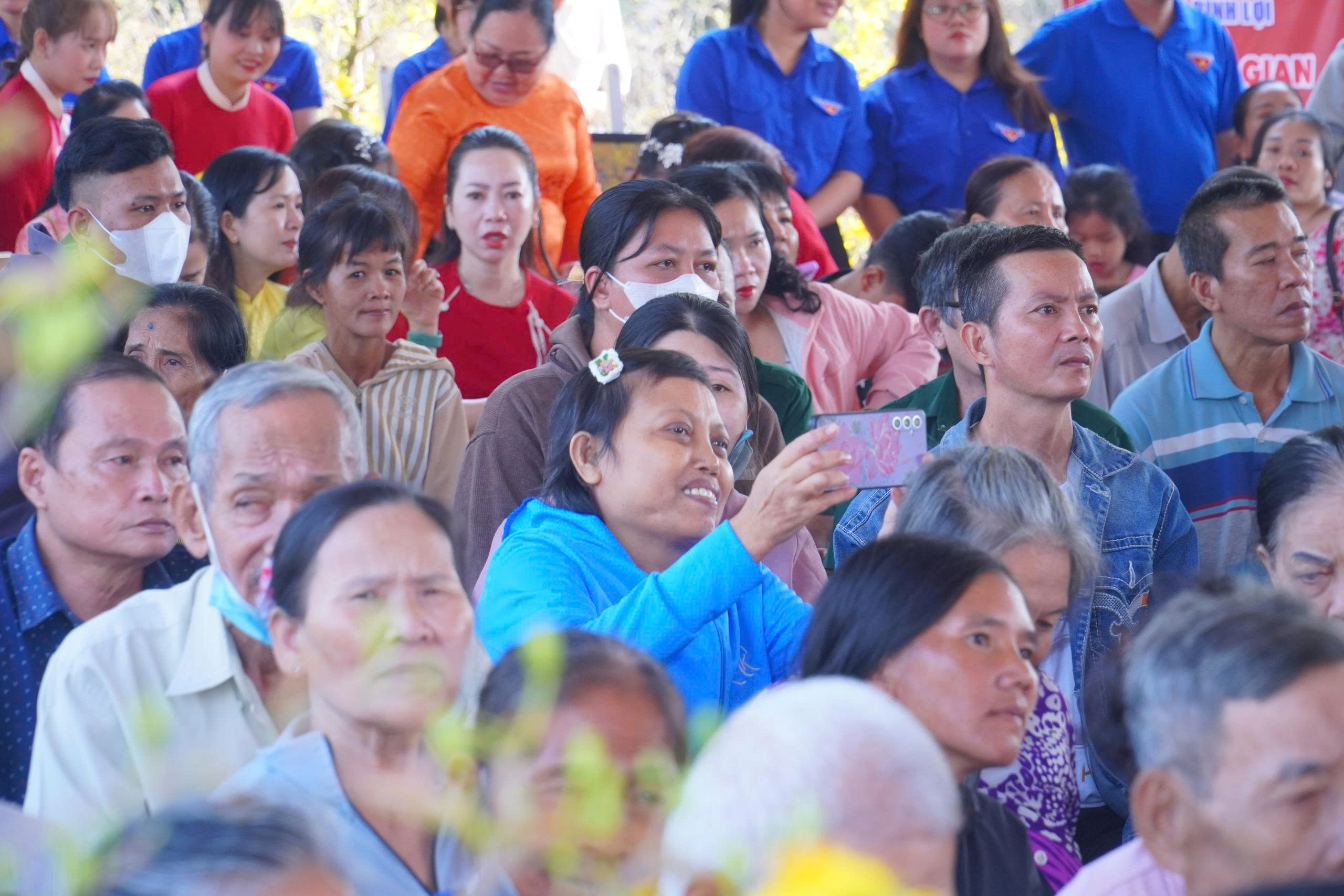 Khai mạc Đường hoa Mai vàng Bình Lợi: Tôn vinh làng nghề giữa lòng đô thị - Ảnh 8.