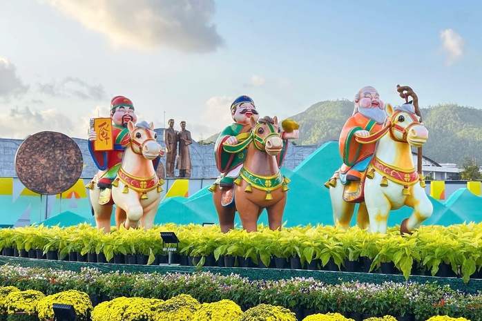 Linh vật ngựa cầm iPhone “gây bão” ở Quy Nhơn: Tác giả lý giải điều bất ngờ- Ảnh 10.