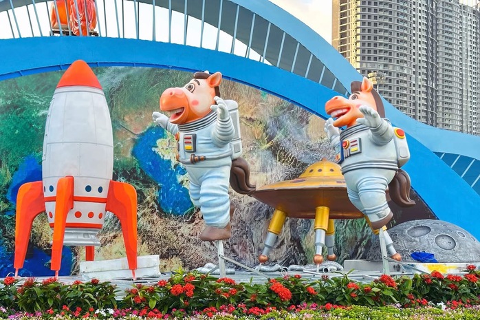 Linh vật ngựa cầm iPhone “gây bão” ở Quy Nhơn: Tác giả lý giải điều bất ngờ- Ảnh 11.