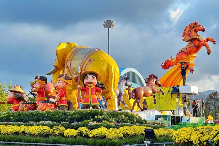 Linh vật ngựa cầm iPhone “gây bão” ở Quy Nhơn: Tác giả lý giải điều bất ngờ- Ảnh 17.