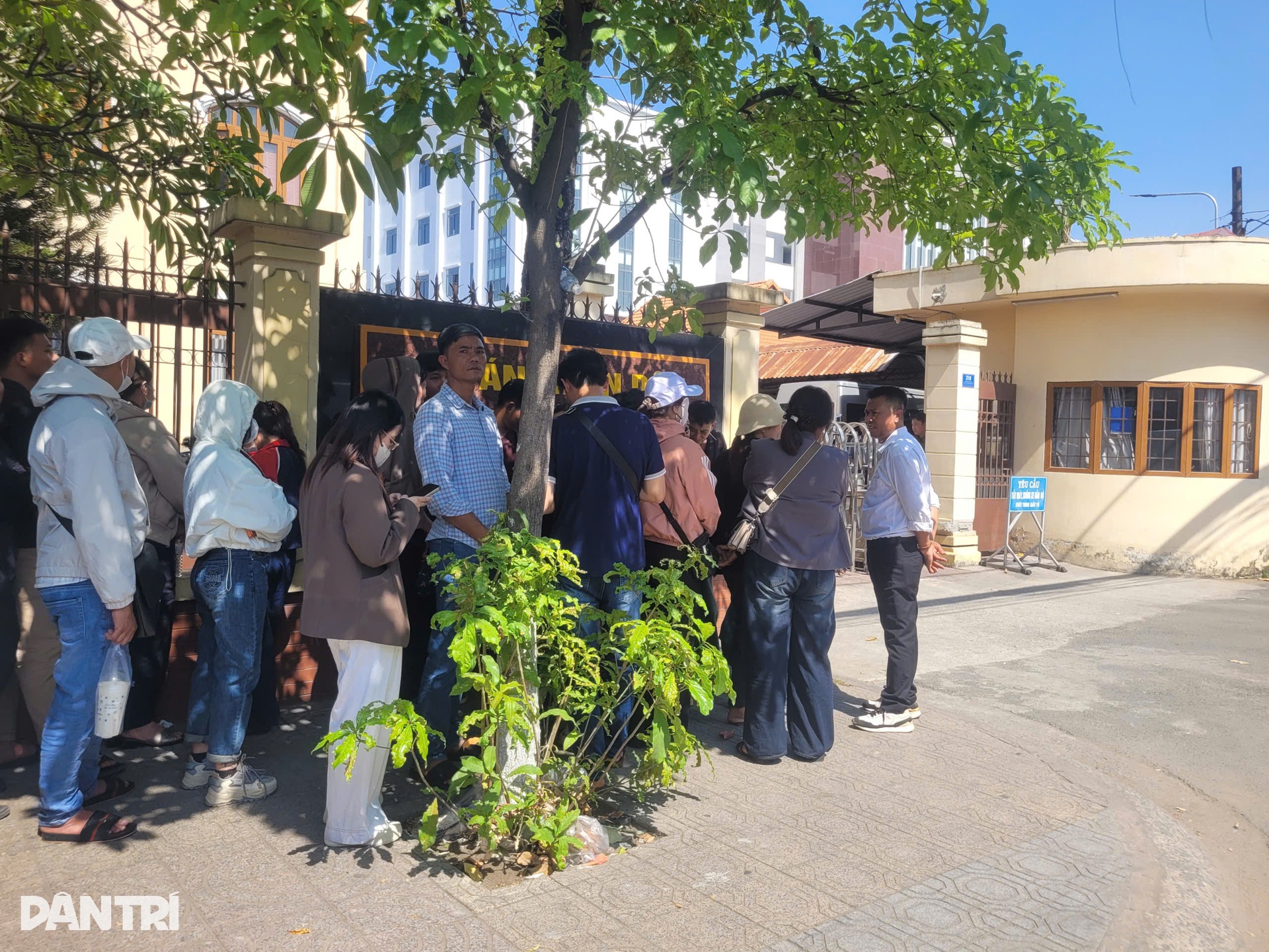 An ninh thắt chặt tại phiên tòa xét xử kẻ bắn chết 3 người ở Đồng Nai - 3