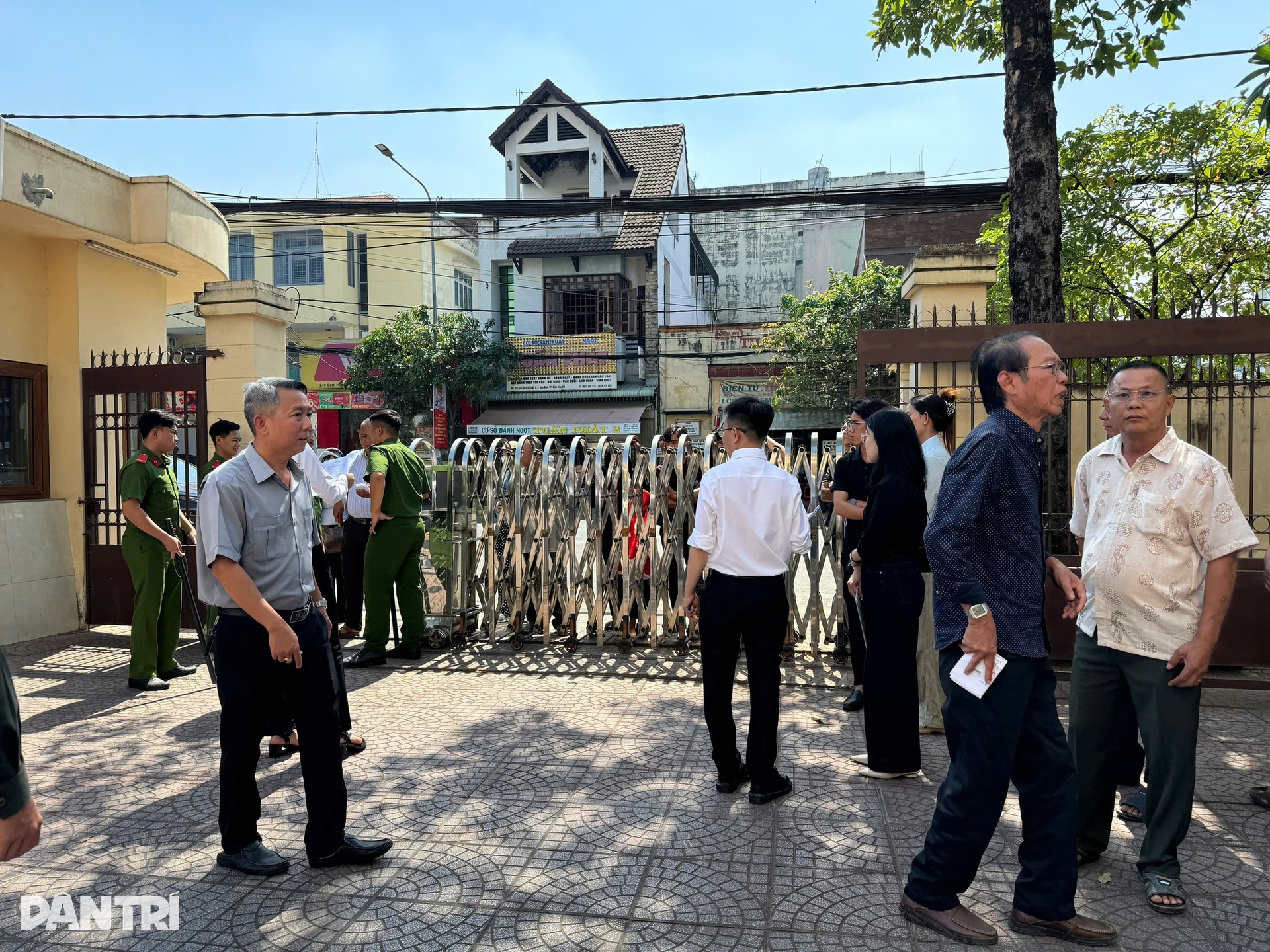 An ninh thắt chặt tại phiên tòa xét xử kẻ bắn chết 3 người ở Đồng Nai - 4