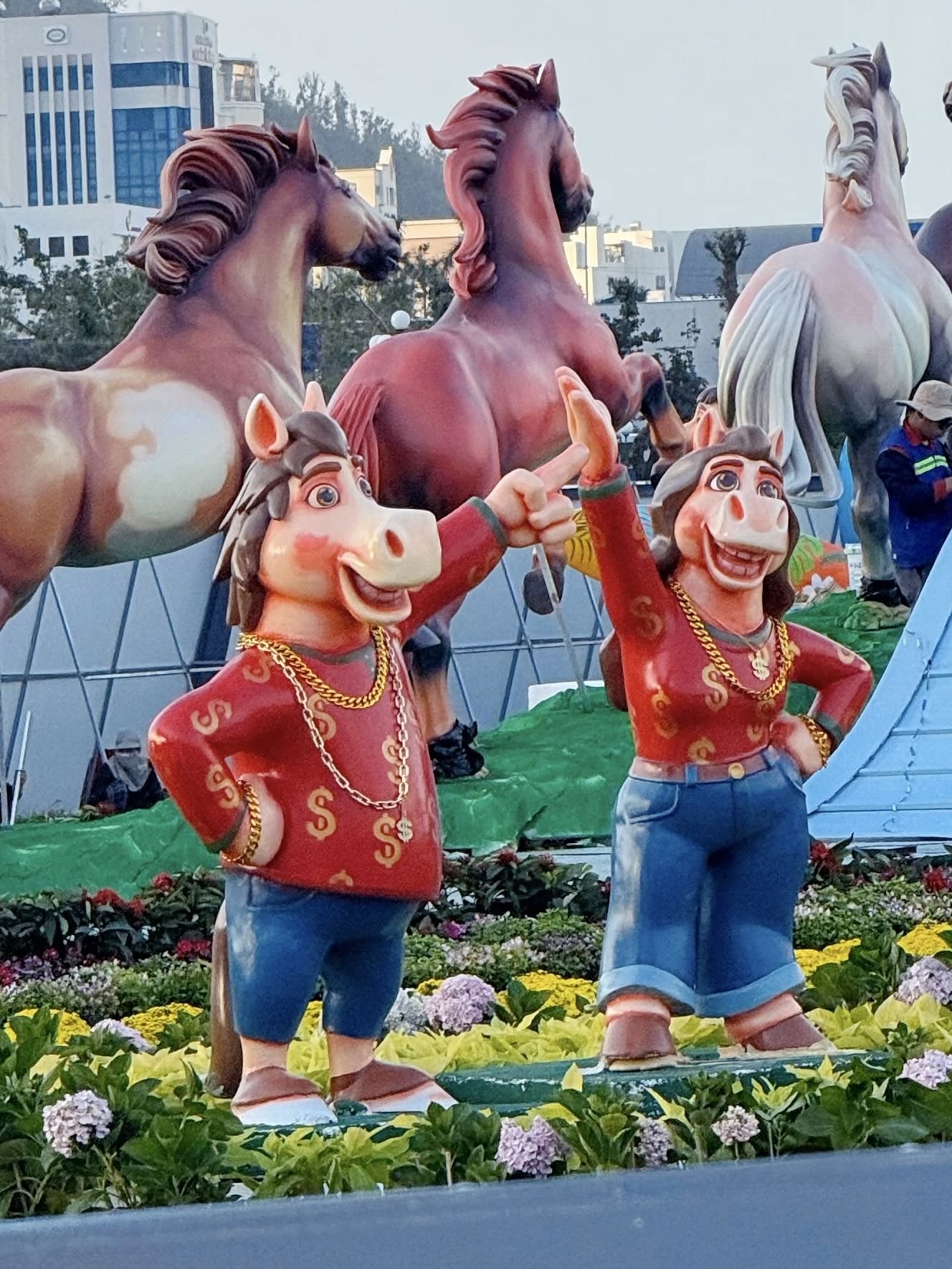 Xôn xao linh vật ngựa Tết đang trở thành ngôi sao chỉ vì 