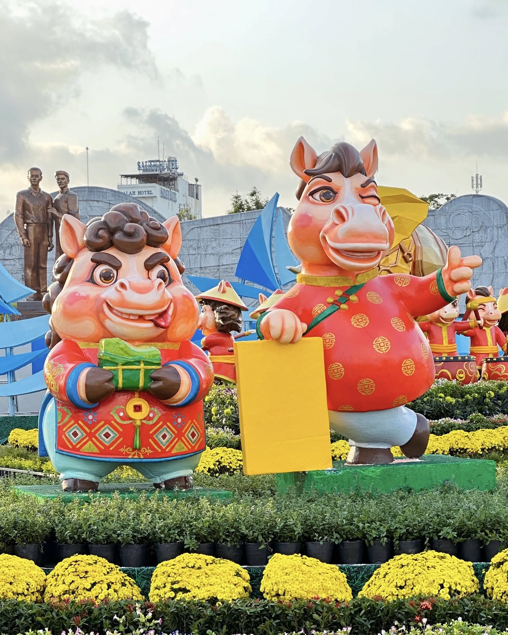 Xôn xao linh vật ngựa Tết đang trở thành ngôi sao chỉ vì 