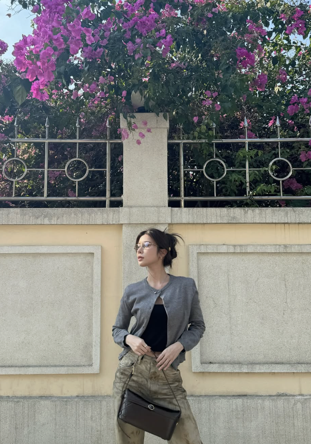 Áo cardigan mềm mại, món đồ 'chân ái' cho tiết trời xuân se lạnh- Ảnh 11.