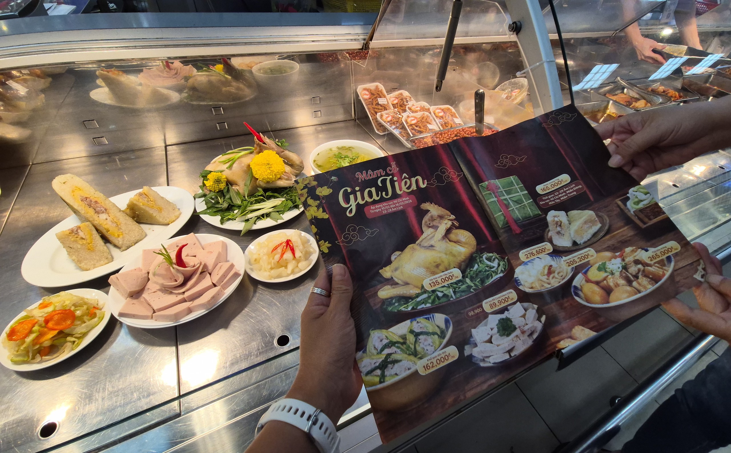 Siêu thị tham gia cuộc đua mâm cúng ông Táo năm 2026 với giá hấp dẫn - Ảnh 3.