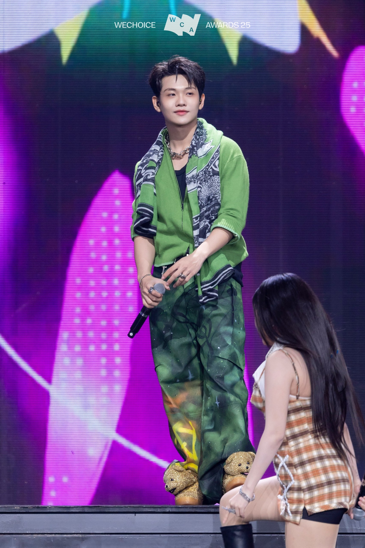 Việt Nam có 1 nhóm nhạc nam - nữ visual thích mê, nhạc hay kỹ năng cực 