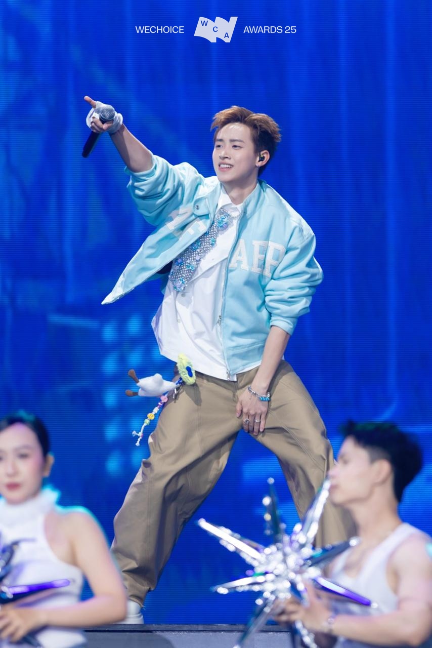 Việt Nam có 1 nhóm nhạc nam - nữ visual thích mê, nhạc hay kỹ năng cực 