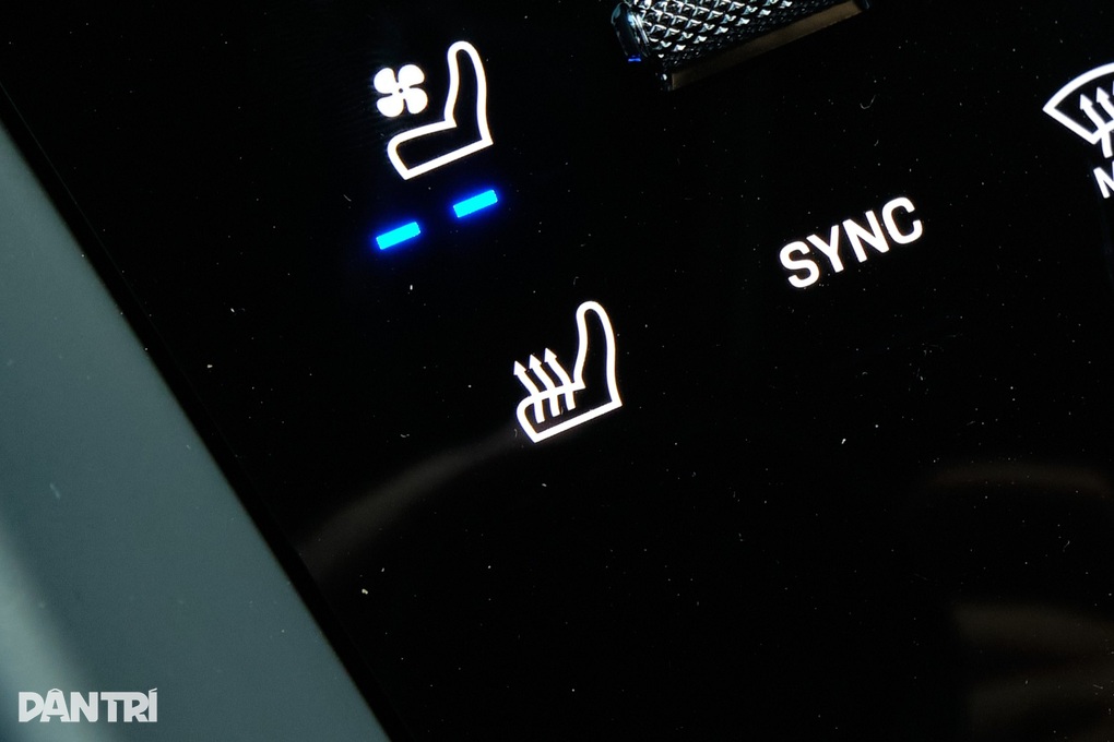 Những tính năng thiết thực với người dùng ô tô khi trời mưa lạnh - 2