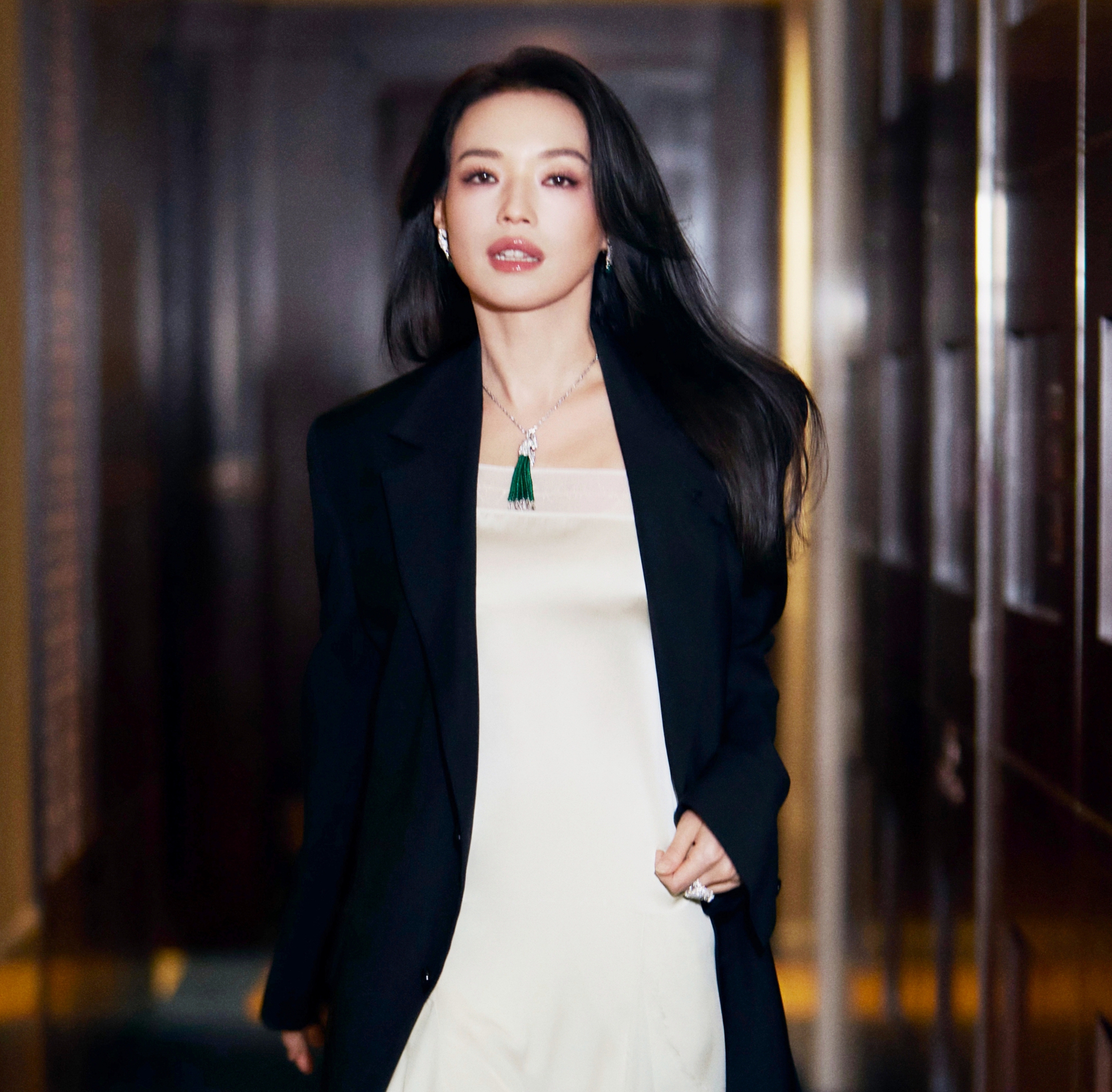 Chưa thấy ai U50 vẫn trẻ dã man thế này: 30 năm không già đi, kim cương dù bao nhiêu tuổi vẫn là kim cương- Ảnh 2.