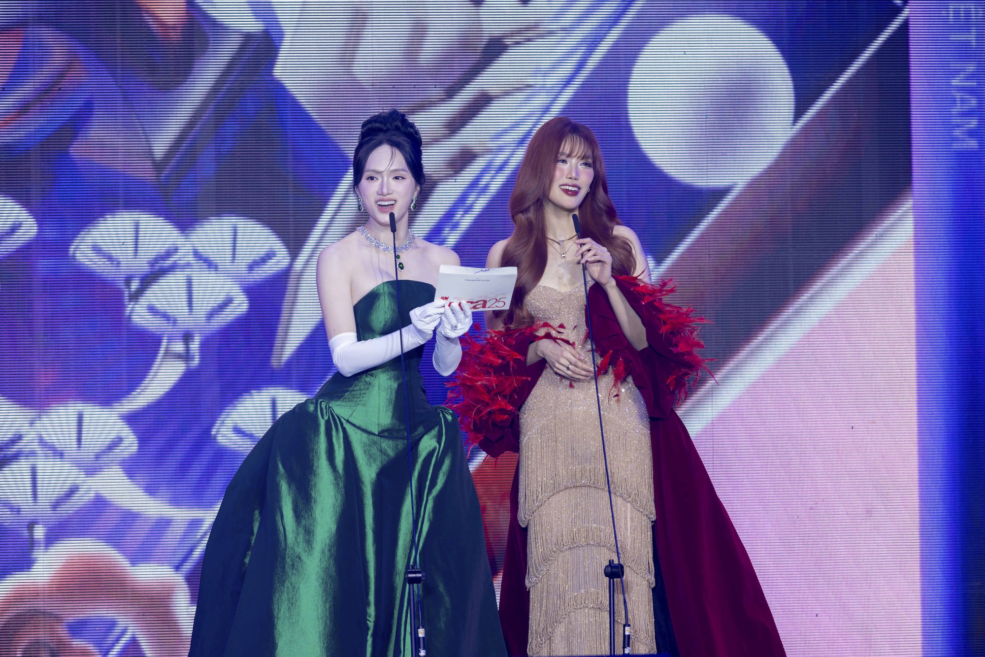 10 điểm cho Lan Khuê - Hương Giang!- Ảnh 12.