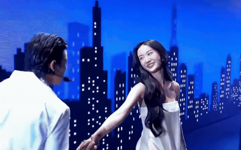 Không thể rời mắt trước màn kết hợp này: Mỹ nhân quyến rũ nhất Việt Nam khiến “kho báu” thêm phần ngọt ngào, tuyệt đối điện ảnh- Ảnh 4.