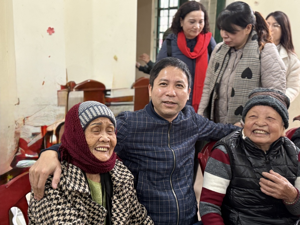 Những nụ cười, niềm hạnh phúc của người trại phong - 3