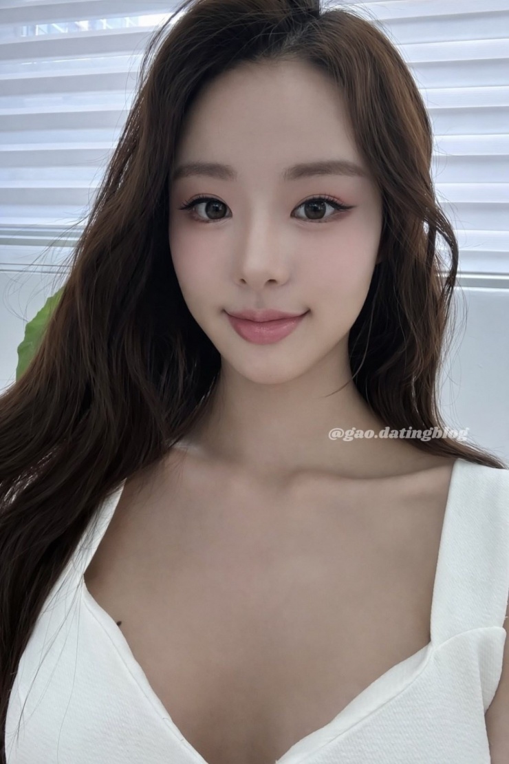 Park Hee Sun từng theo học các chương trình kết hợp giữa nghệ thuật và hệ thống thông tin. Tuy nhiên, sau quá trình trải nghiệm, cô nhận ra mình bị cuốn hút nhiều hơn bởi lĩnh vực hệ thống thông tin. Từ đó, cô quyết định theo đuổi chuyên ngành này một cách nghiêm túc.