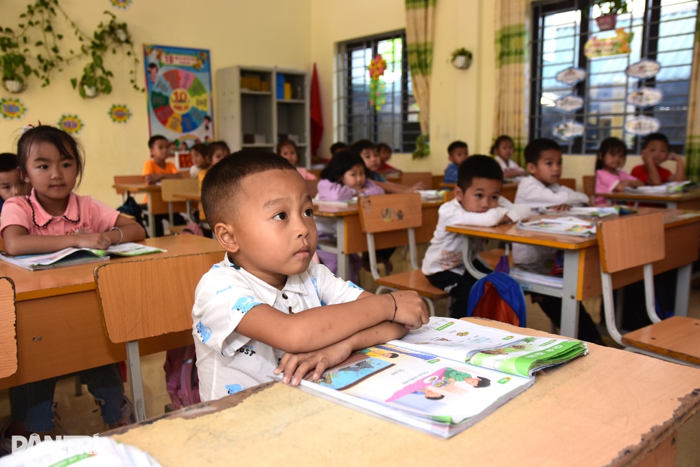 Mắc bệnh hiểm nghèo, bé trai vùng cao nguy cơ dang dở việc học - 4