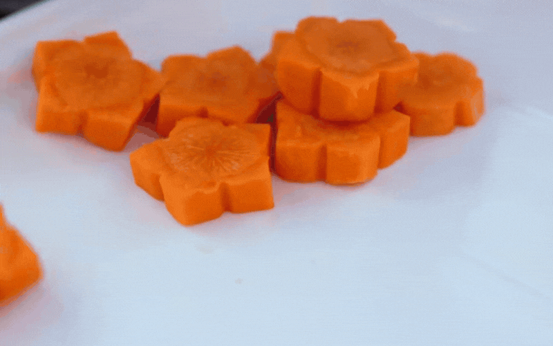 Đặc sản nỗi nhớ gói tròn trong bát thịt đông trong veo: Món ăn 