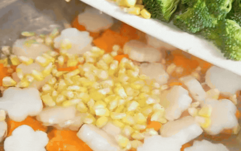 Đặc sản nỗi nhớ gói tròn trong bát thịt đông trong veo: Món ăn 