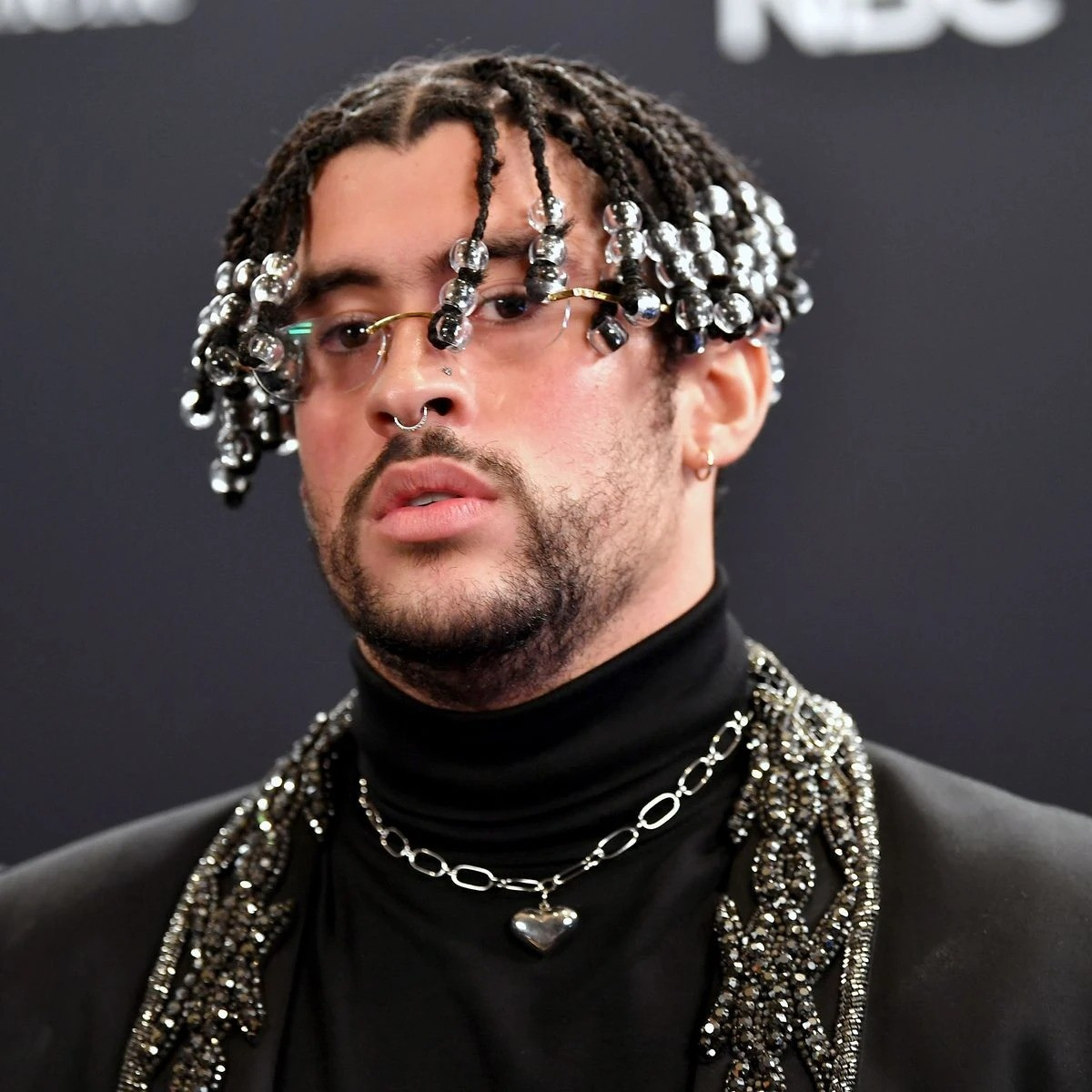 Chân dung ca sĩ khiến ông Trump chê 