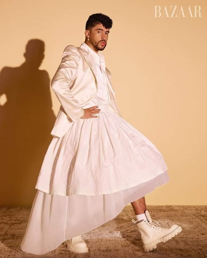 Chân dung ca sĩ khiến ông Trump chê 