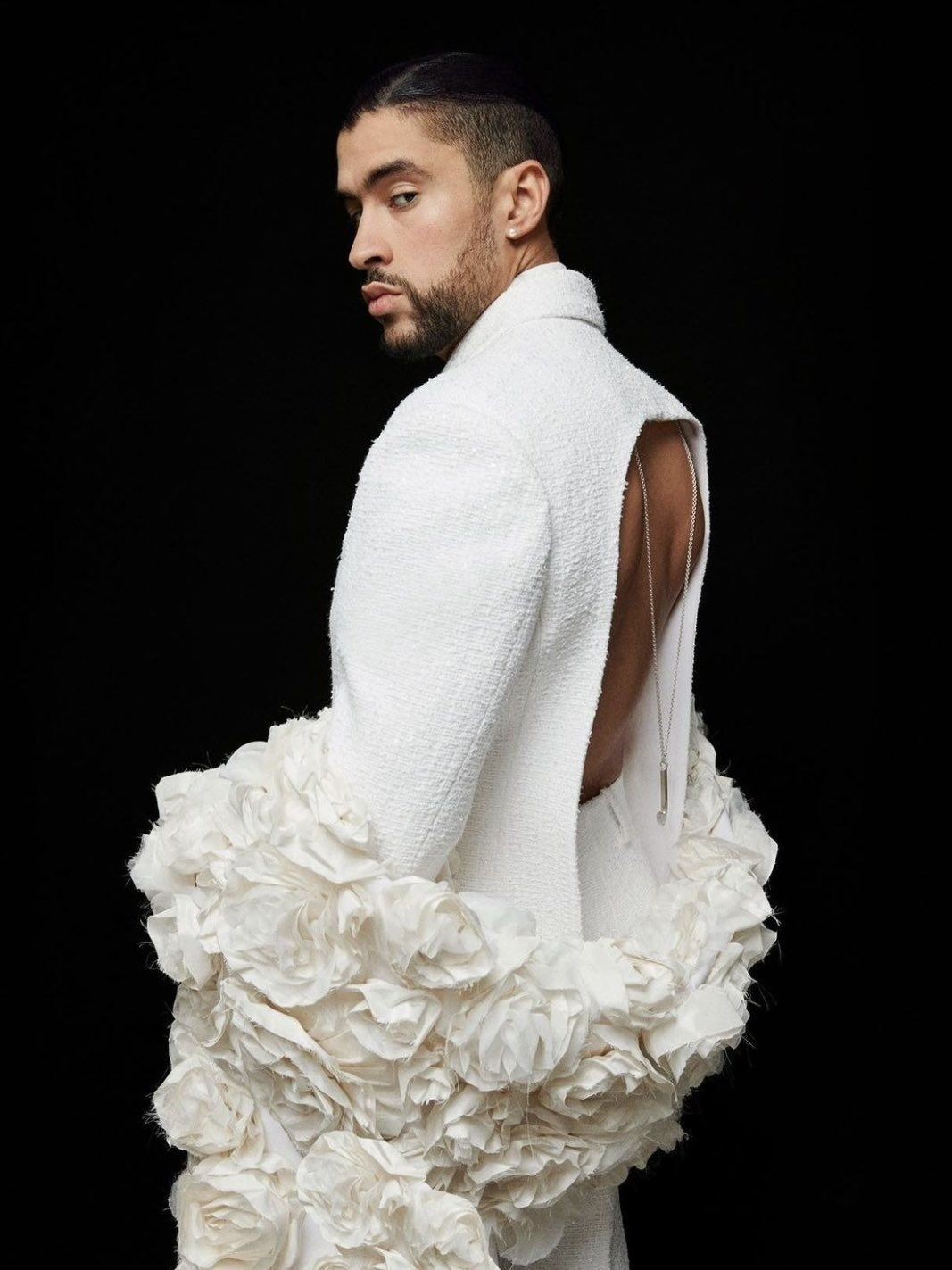 Chân dung ca sĩ khiến ông Trump chê 